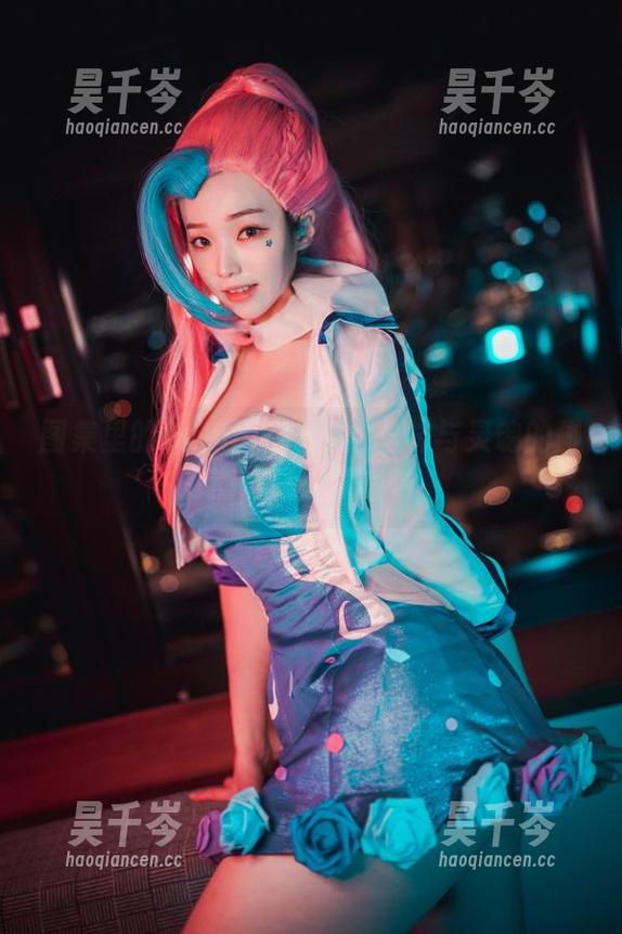 图集里的Bambi(밤비)：丝袜与灵魂的碰撞，深邃又暧昧