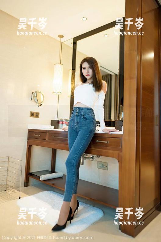 Feilin嗲囡囡-Emily尹菲 Feilin嗲囡囡 - 私拍分享:Emily尹菲的棉袜,感觉不经意间勾起了多少小秘密。