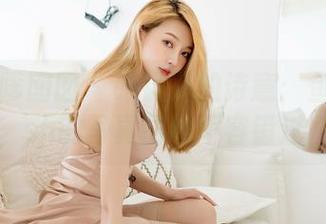 Feilin嗲囡囡 – 眼镜下的诗意：鱼子酱Fish的写真图包不容错过