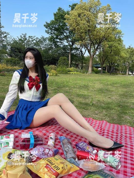 July芝岚 微密圈 - 在July芝岚的视角下:妹妹的美图资源,绝对让人眼前一亮!