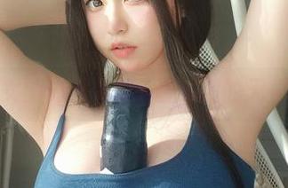 在修女的光影中：K酱原图的无声低语