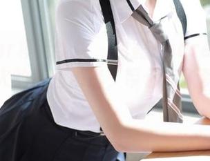 MFStar模范学院 – 露露AndreaVS红裙：最火的套图精选，带你走入梦幻之境！
