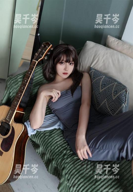 Natsuko夏夏子 Natsuko夏夏子纯白作品集更新,真的有那么白?光照得我眼睛有点疼啊!