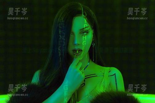 Sayathefox 爱上Sayathefox的粉色微光:可免费下载的美图