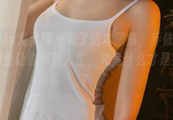 UGirls尤果网 – 有了这本图集，乔依琳的美脚会让你怀疑人生，究竟什么才是完美？