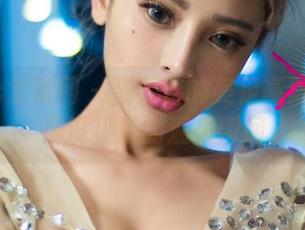 UGirls尤果网 – 张雪馨的美足高清图册：你没见过的温柔瞬间