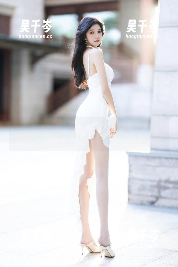 XIAOYU语画界-Cherry绯月樱 XIAOYU语画界 - Cherry绯月樱的镂空风情:发现网盘中她的隐秘作品
