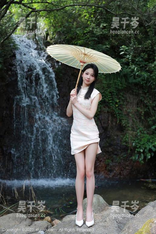 Xiuren秀人网-伊小七MoMo Xiuren秀人网 - 没领悟到的美:伊小七MoMo的定制蕾丝图让人咋舌