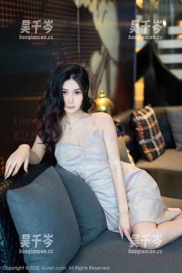 Xiuren秀人网-可乐Vicky Xiuren秀人网 - 镂空的可乐Vicky,简直让我怀疑人生,这种美貌我能怎么消化?