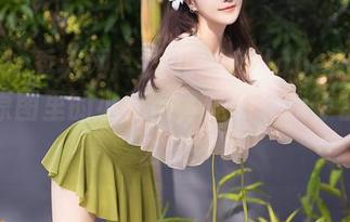 Xiuren秀人网 – 妮儿Bluelabel的裤里丝，原图里的小秘密，竟然让我停留得这么久…