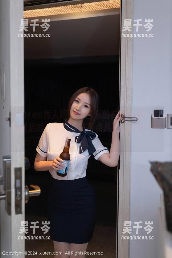 Xiuren秀人网 - 小芭乐的校服美图：照片背后的故事，虽然有点八卦但还是想知道！