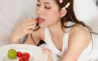 Xiuren秀人网 – 精选！小蛮妖_honey和她的瑜伽，谁能拒绝这种‘柔韧’？
