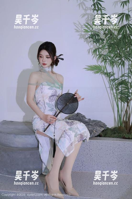 Xiuren秀人网 - 模特悦悦的吊带风格，竟然有种让人想要亲近的感觉！