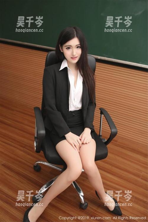 Xiuren秀人网-油田溪溪 Xiuren秀人网 - 每一张图片都在问:油田溪溪的毛衣,要不要我试试?