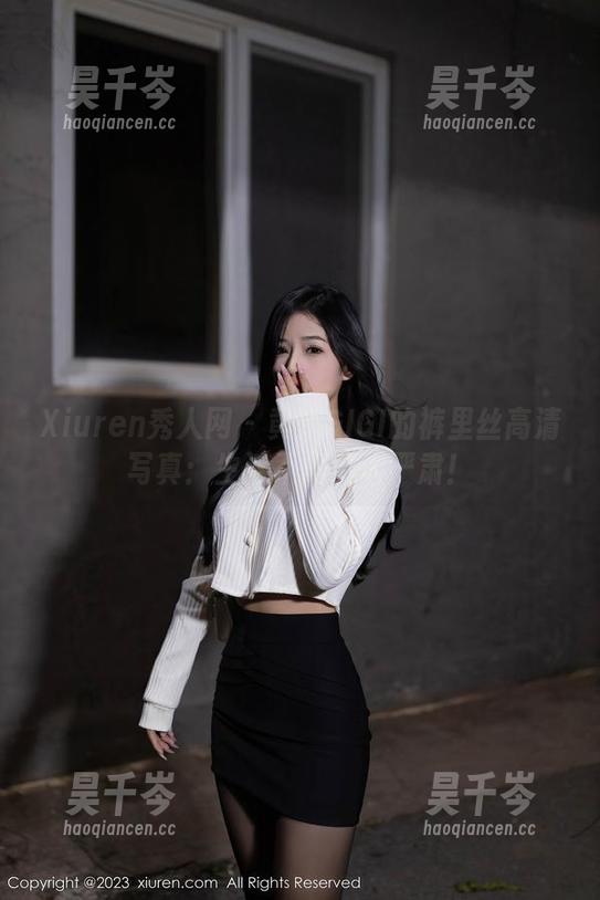 Xiuren秀人网-黄婧GIGI Xiuren秀人网 - 黄婧GIGI的裤里丝高清写真:生活不需要太严肃!