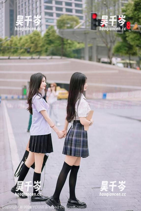 YouMi尤蜜荟-Carol周妍希 YouMi尤蜜荟 - 私拍写真的极致诱惑,Carol周妍希的丝袜在阳光下简直会自我发光!