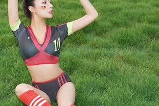 YouMi尤蜜荟 – 小秘书的私拍分享：绯月樱Cherry的隐秘花园