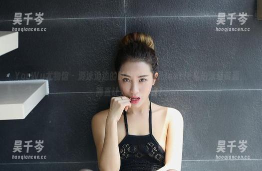YouWu尤物馆 - 游泳池边的时光，婕西儿jessie私拍泳装资源，简直让人想跳进去！