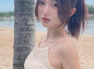 职业装也能cos出新高度，roroki骷髅姬图集告诉你怎么在会议上显得既专业又充满灵魂！