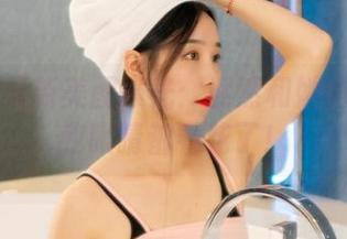 丽柜 – 最新美图曝光：然然和她的女友把我眼睛都看花了！