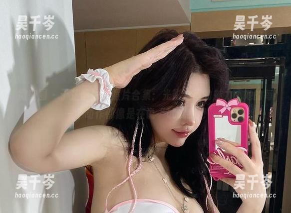 于芷晴 微密圈 - 于芷晴瑜伽照片合集:光影之间的魅力,她的每一个动作都像是在说“试试我吧”!