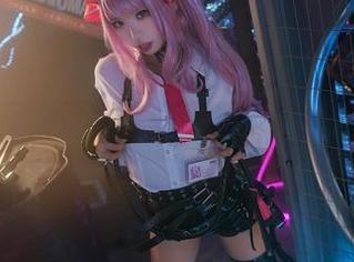 让人心动的校服瞬间：伊喵君_Nya的美图壁纸，少女心泛滥！