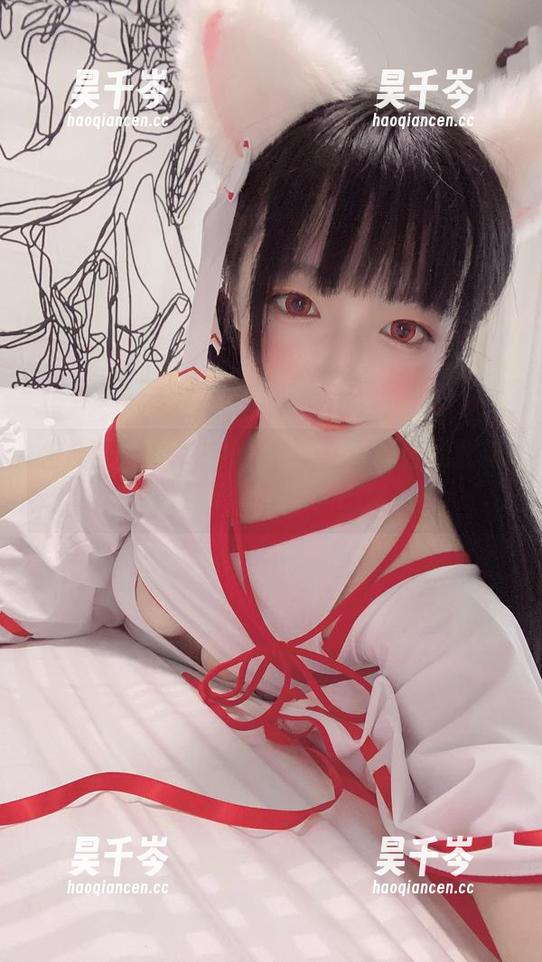 佳佳酱ovo 佳佳酱ovo纯白作品集——更新得如此频繁,简直是美白达人不藏私!