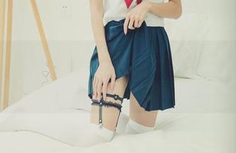 兔子Zzz不吃胡萝卜的校服写真荣光，图片中的小确幸