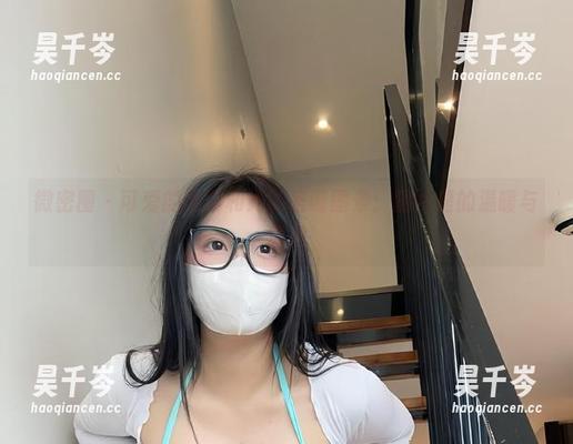 可爱的肉巴 微密圈 - 可爱的肉巴和她的圣诞图景:图片里的温暖与幻想