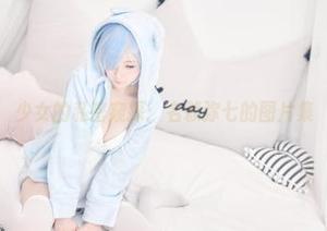 少女的私密窥探：名赖弥七的图片集