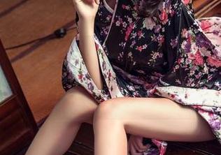 头条女神 – 别错过琳琳的图包，花漾少女，简直是朋友圈的‘魅力黑洞’！