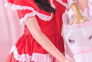头条女神 – 申美嫣短裙图包大揭秘，风情万种就是这么任性，分享回味！