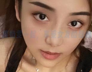 微密圈 – 跟奶雯一起，享受女友的福利写真作品