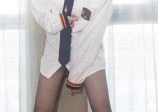 为何小女巫露娜的空姐写真总能成为热议话题？翻看更新就知道啦！