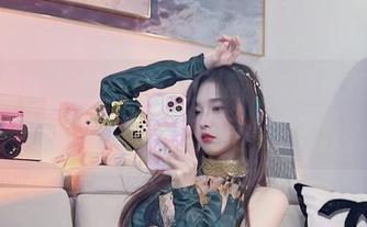 小小奶瓶儿的万圣节合集，壁纸风格你绝对想不到，这鬼味儿绝了！