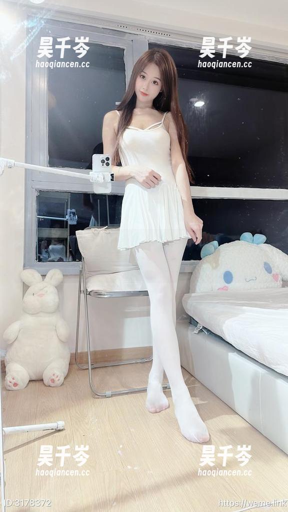 小萌子 微密圈 - 白色蕾丝+小萌子=美图图集中你没见过的童话瞬间!快来感受一下!
