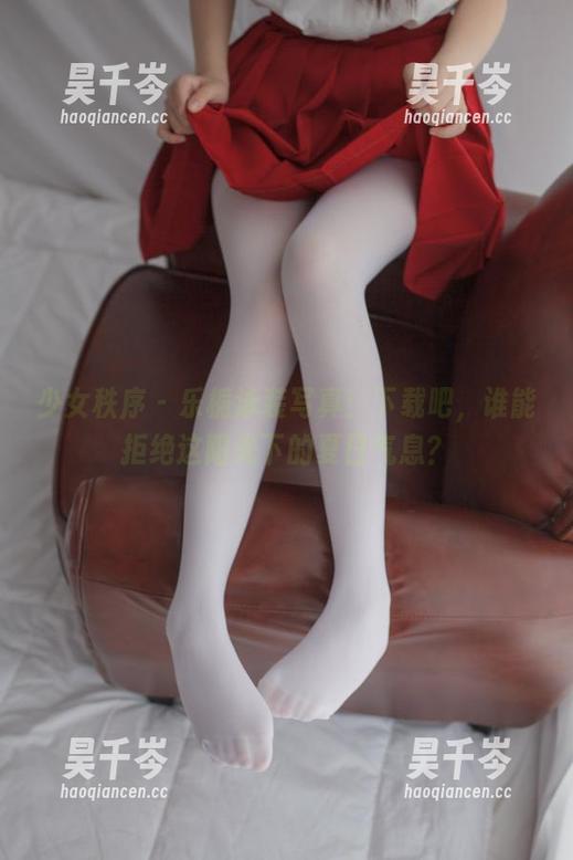少女秩序 - 乐栀泳装写真：下载吧，谁能拒绝这阳光下的夏日气息？