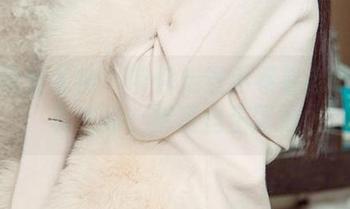 尤果网爱尤物 – 带你走进小卷卷老师的写真世界，裤里丝正冒泡