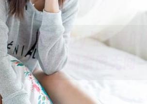尤蜜荟 – 白茹雪Abby与圣诞的私拍图集：光影下的亲密无间