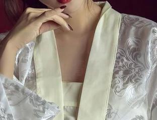 尤蜜荟 – 带着黄金宝儿的思春少女写真集，分享那些青春的悸动！