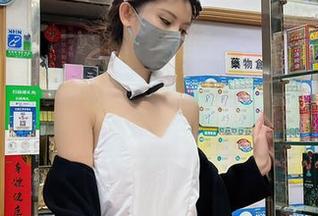 微密圈 – 小心！就是阿朱啊的夏日私拍，碎花可能会引发你的小心跳