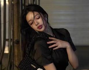 微密圈 – 徐珺大哥的瑜伽写真：美图里的每一个动作都让我想放弃减肥！