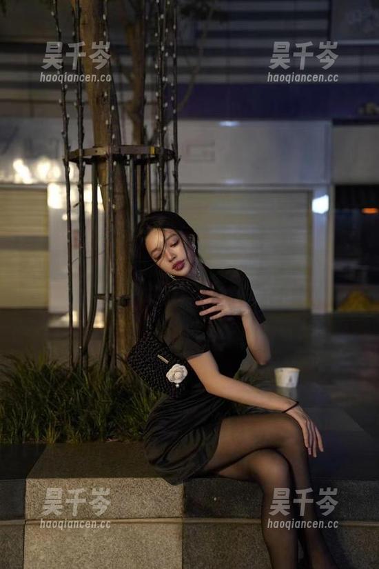 徐珺大哥 微密圈 - 徐珺大哥的瑜伽写真:美图里的每一个动作都让我想放弃减肥!