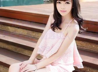 推女神 – Kiren_程程程的教室合集：书桌上的颜值大战，精选让人忍俊不禁的Pose！