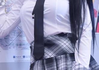 普美Bomi(보미)与她的自拍图集：光影下的瞬间迷思