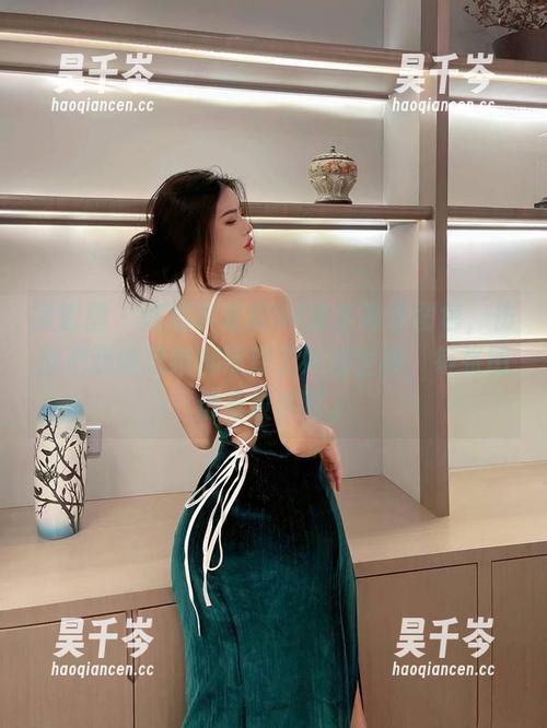 李嘉欣97 微密圈 - 这组李嘉欣97整套高清图包,仿佛把我的思绪都带到了她的世界,每张图都有故事啊。