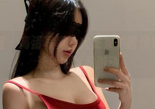 微密圈 – 高清写真，火龙果羊教你如何在泳池中优雅游动