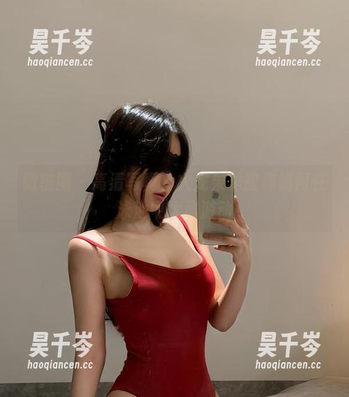 火龙果羊 微密圈 - 高清写真,火龙果羊教你如何在泳池中优雅游动
