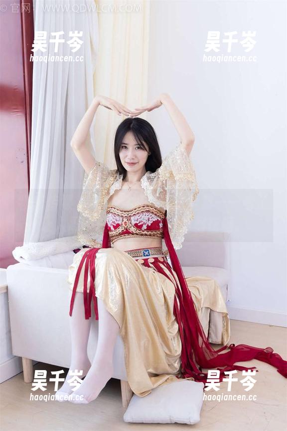 物恋传媒 - 嘟嘟的裸足写真全集——看了让人忍不住想轻轻触碰的棉花糖。