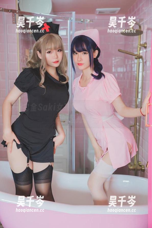 白金Saki 穿越白金Saki女孩的照片:观看每个画面后的轻舟摇曳
